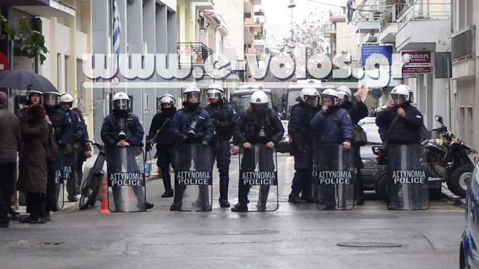 ΒΙΝΤΕΟ- “Πολεμική” ατμόσφαιρα στον Βόλο