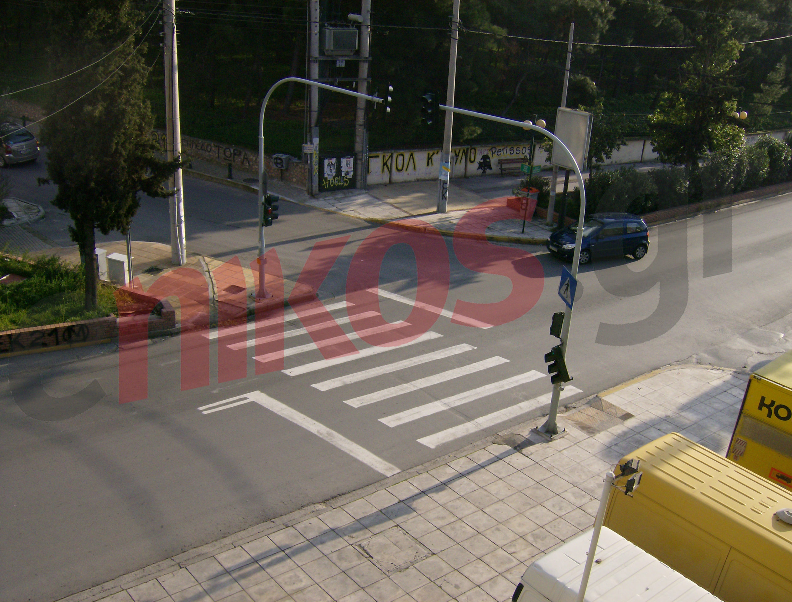 ΦΩΤΟ: Σηματοδότης… εκκρεμές