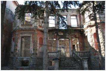 Καταρρέει το σπίτι του Σεφέρη