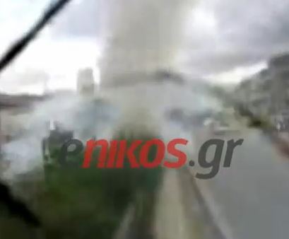 ΒΙΝΤΕΟ-Φωτιά σε φορτηγό στη λεωφόρο Βουλιαγμένης