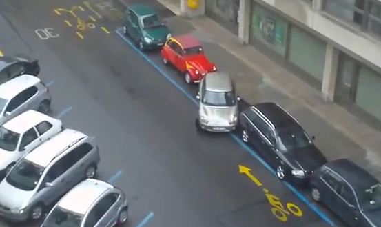 ΒΙΝΤΕΟ-Κάντε στην άκρη να…παρκάρω