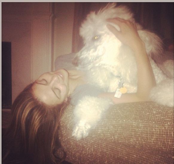 Η Μενούνος κι ο σκύλος της