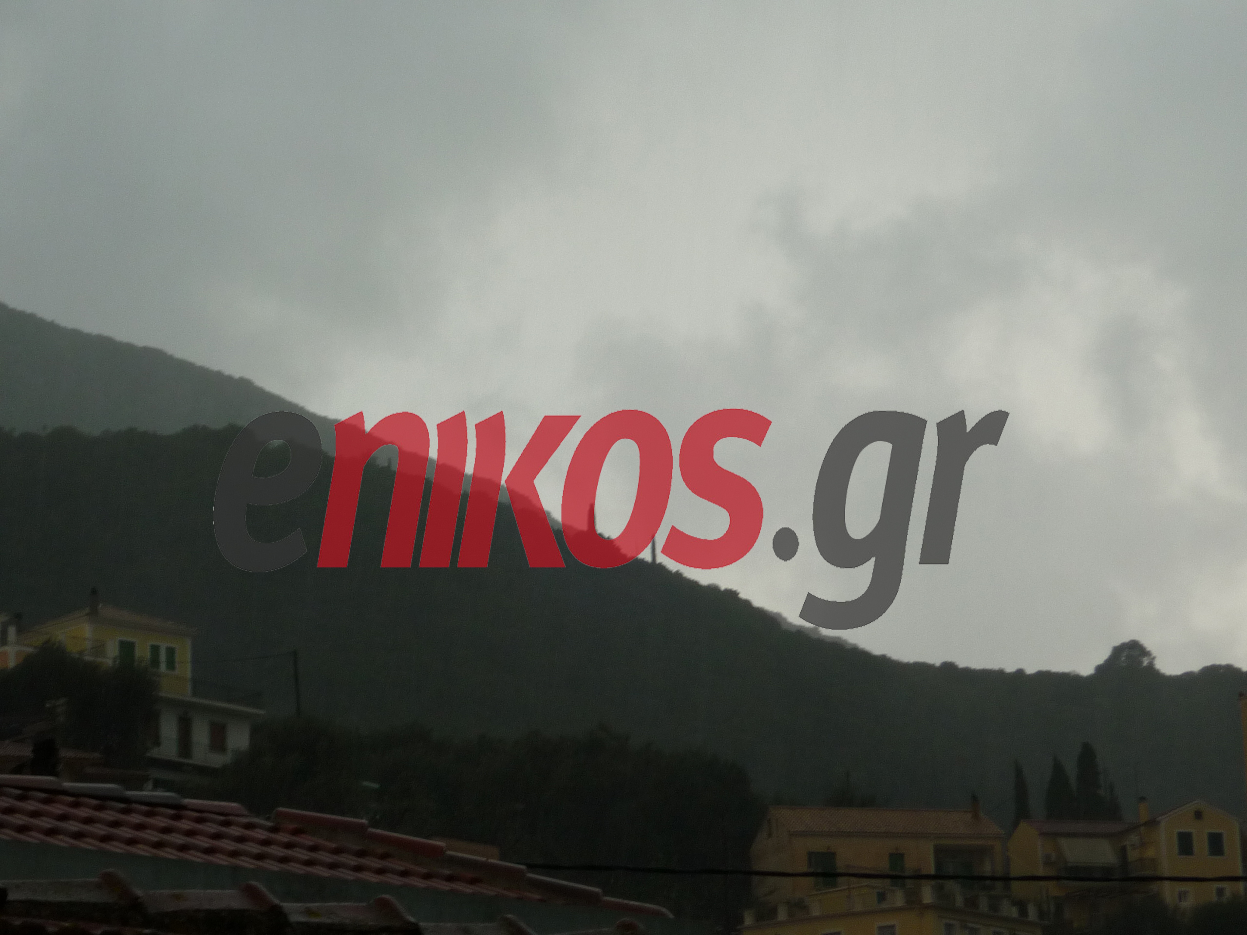 ΤΩΡΑ: Χαλαζόπτωση στην Ιθάκη