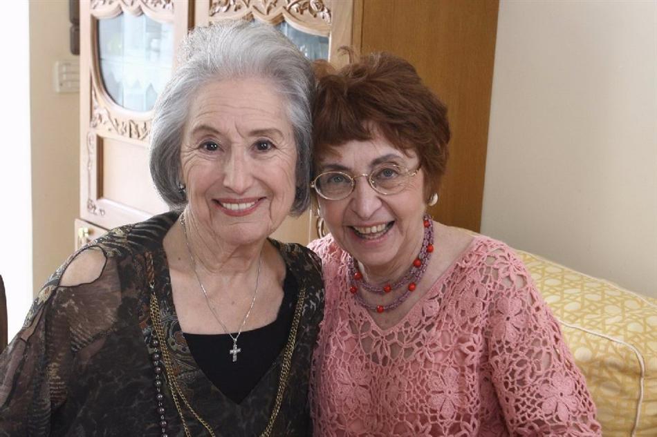 Η “Θεοπούλα” για τη φίλη της “Σοφία”