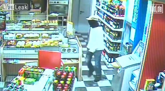 ΒΙΝΤΕΟ: Ο ληστής έβαλε τα κλάματα