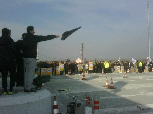 Φωτογραφίες από την κατάληψη στα διόδια