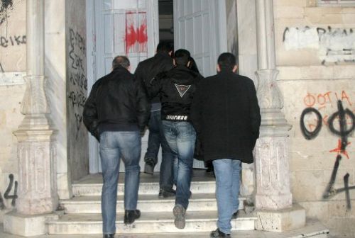 Ποινικές διώξεις στους αστυνομικούς