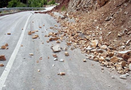Τώρα-Κατολίσθηση στην Πατρών-Καλαβρύτων