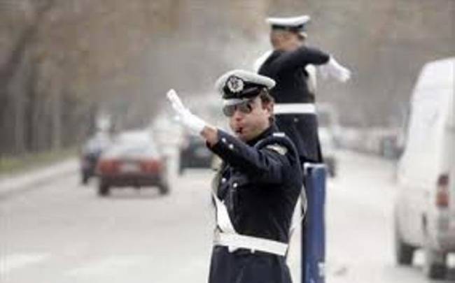 ΤΩΡΑ: Καραμπόλα στην περιφερειακή Θεσσαλονίκης