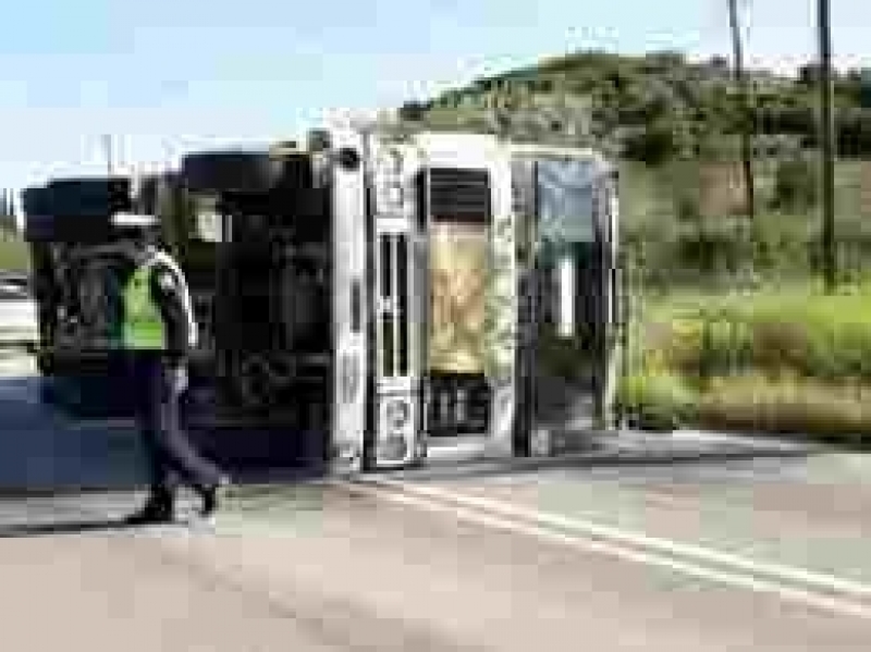 Tώρα-Κλειστή η Εγνατία από ανατροπή φορτηγού