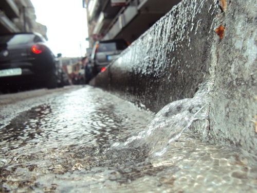 Αναγνώστης:«6 ημέρες έχει σπάσει ο αγωγός”