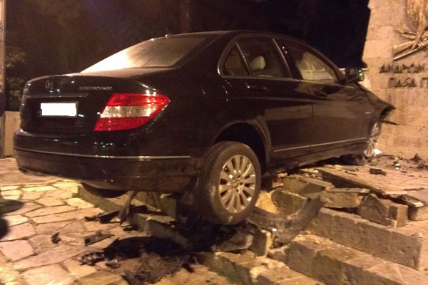 Η Mercedes “διέλυσε” το Ηρώο