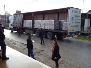 Τόνοι ρυζιού για τους άπορους