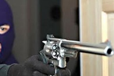 Ένοπλες ληστείες σε καταστήματα ψιλικών