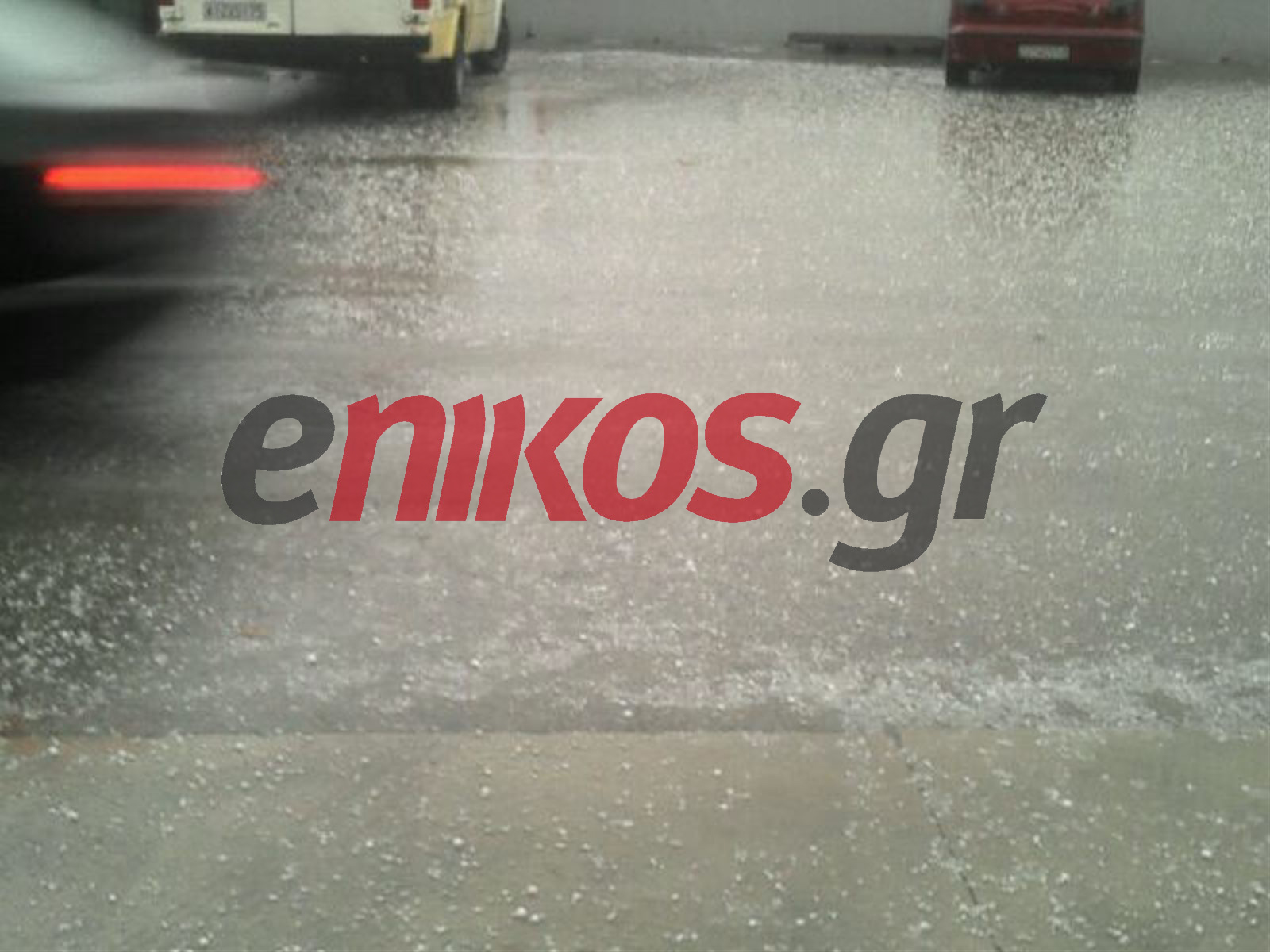 ΤΩΡΑ: Χαλάζι στο Αγρίνιο