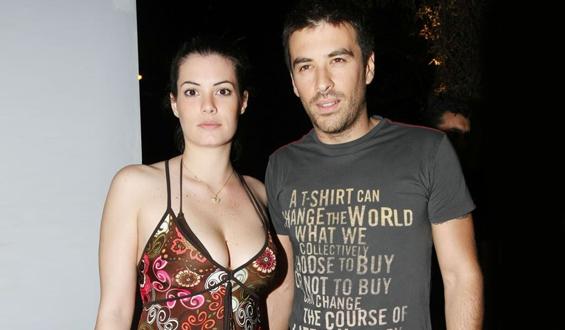 Αϊβάζης-Κορινθίου:Γυμνοί στο κρεβάτι