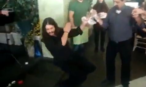 ΒΙΝΤΕΟ- Το τσάμικο του Μπαρμπαρούση