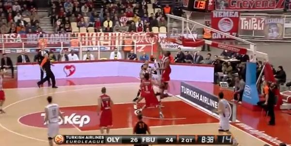 BINTEO-O Xάινς σβήνει τα…φώτα