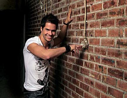 DWTS3: Με ποιόν ποζάρει ο Γ. Τσαλίκης;