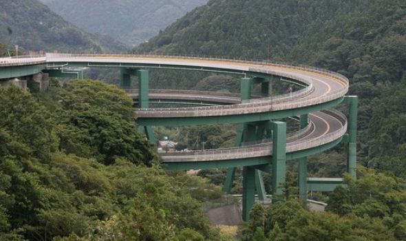 Ιαπωνία:Η διώροφη γέφυρα σπιράλ