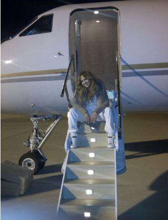 Η Λόπεζ μετά την συναυλία στην Ιαπωνία