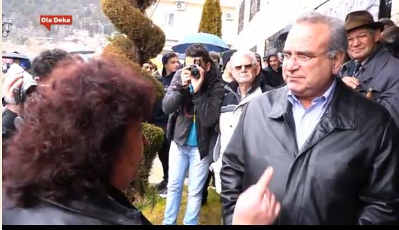 Βίντεο-Μητέρα φοιτητή στο ΤΕΙ Καστοριάς δακρύζει