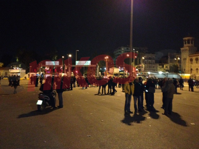 ΤΩΡΑ: ΜΑΤ στο λιμάνι του Πειραιά