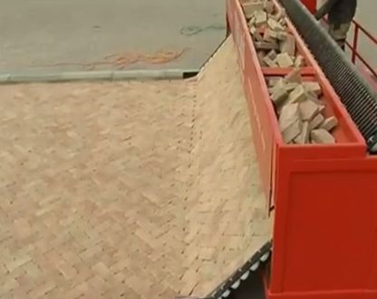 ΒΙΝΤΕΟ- Εκτυπώνει …πεζοδρόμια!