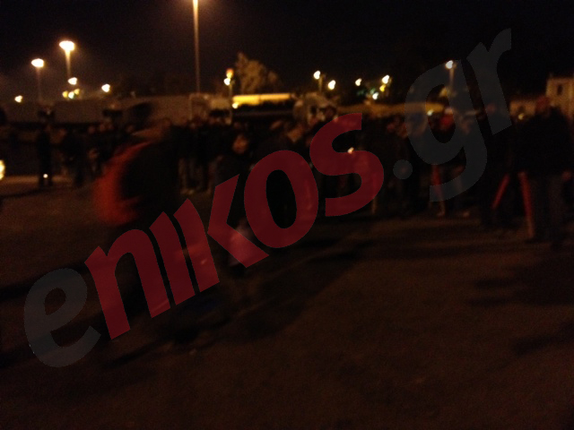 ΦΩΤΟ: Οι ταξιδιώτες επιβιβάζονται