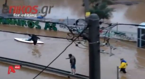 ΒΙΝΤΕΟ-Διάσωση με κανό στο Χαλάνδρι