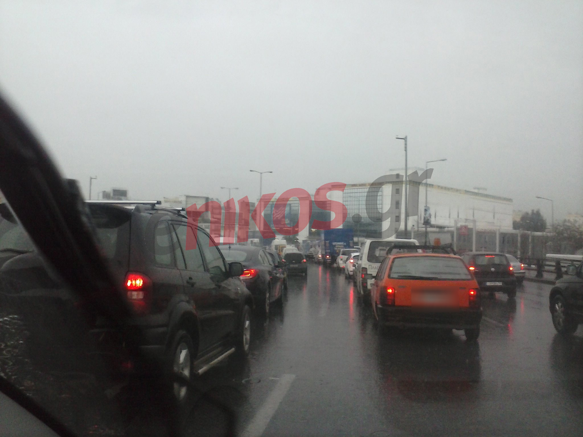 ΦΩΤΟ-Μποτιλιάρισμα στην εθνική οδό