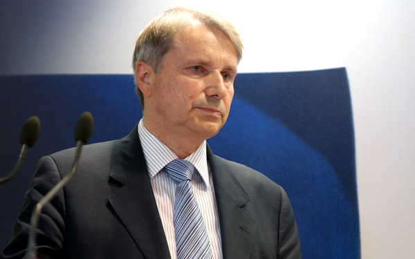 Ψάχνουν χρήματα μέσω Ράιχενμπαχ