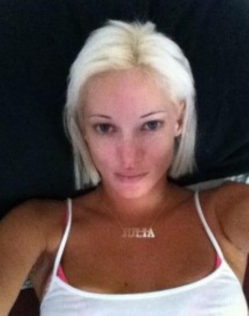 Τζούλια Αλεξανδράτου: “Έλληνες σας γράφω όλους…”