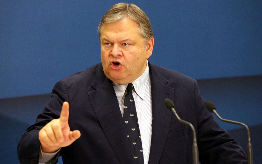 Αναμένει στο ακουστικό ο Βενιζέλος