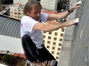 BINTEO-Ο πραγματικός Spiderman