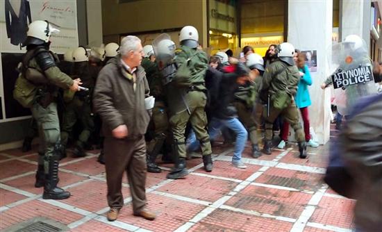 “Λυκοφιλία” ΣΥΡΙΖΑ-ΚΚΕ βλέπουν στο Μαξίμου