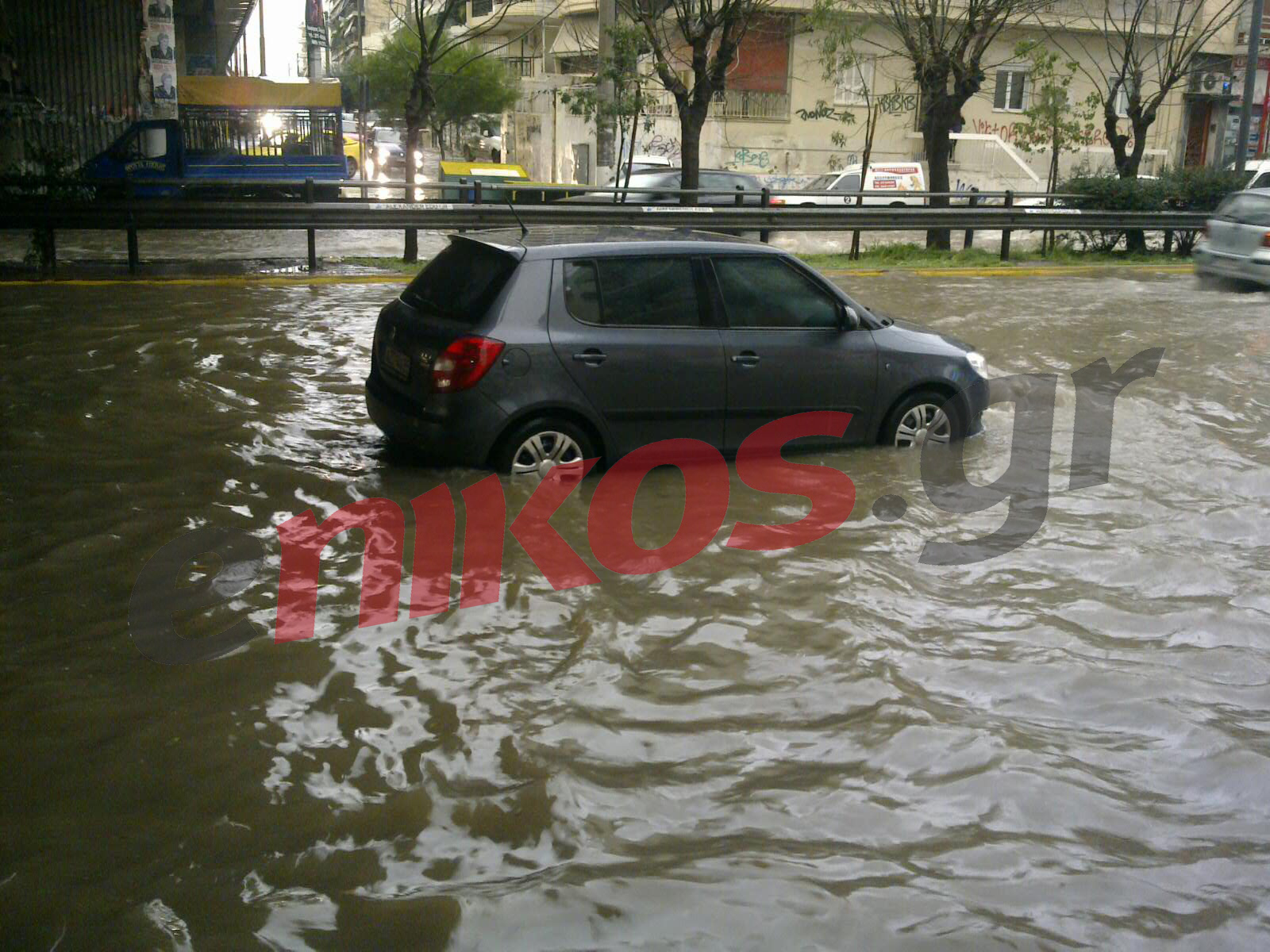 Τώρα-ΦΩΤΟ: Ακινητοποιημένο όχημα στην Χαμοστέρνας