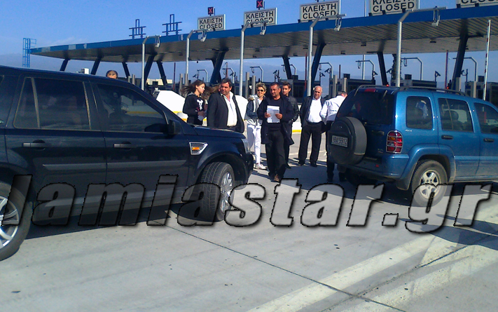 Ρύζι και φυλλάδια από τους αγρότες