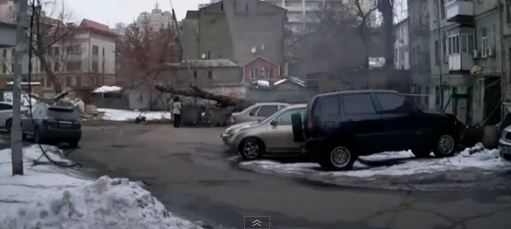 Βίντεο-Τι μπορεί να σου συμβεί πετώντας τα σκουπίδια