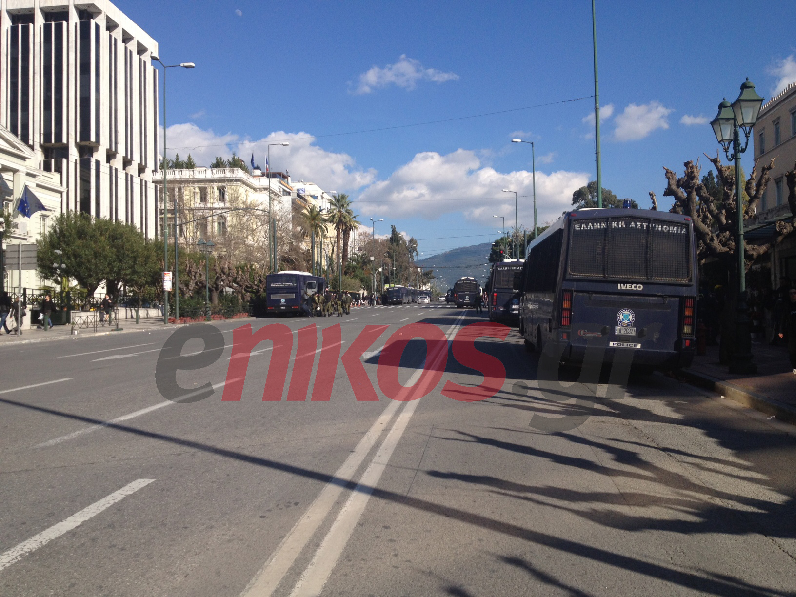 ΦΩΤΟ-Αποχωρούν οι κλούβες από την Β.Σοφίας