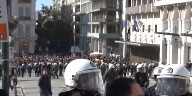 ΒΙΝΤΕΟ – Πλάνα από Σύνταγμα