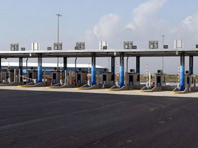 Οι αγρότες κατέλαβαν τα διόδια Μοσχοχωρίου