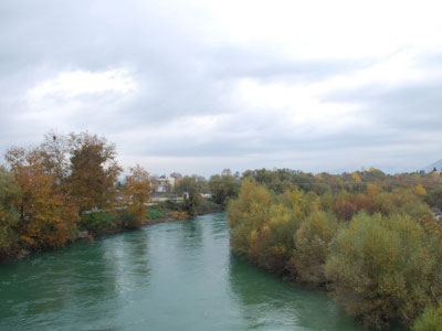 Τον τεμάχισε και τον πέταξε στο ποτάμι