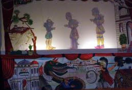 Ο καραγκιόζης διδάσκει τον ΚΟΚ