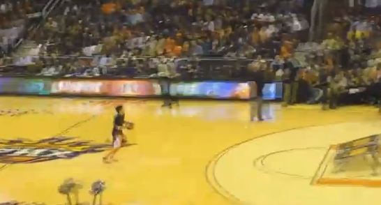 ΒΙΝΤΕΟ-Κάρφωσε …τον εαυτό του!