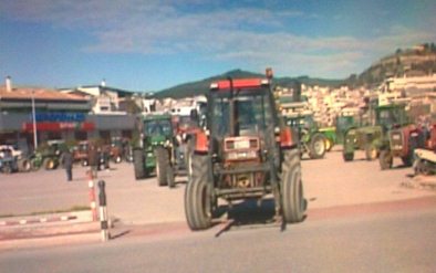 BINTEO-Αποχώρησαν και οι αγρότες στη Λαμία