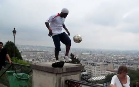 ΒΙΝΤΕΟ-Απίστευτα “κόλπα” με την μπάλα