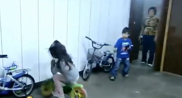 ΒΙΝΤΕΟ-Κοριτσάκι παρκάρει σαν…βετεράνος