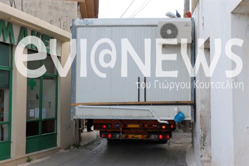 Κόλλησε «σπίτι» μέσα σε χωριό