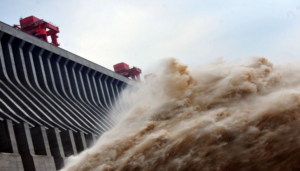 «Εκτόνωσαν» φράγμα για να μη πλημμυρίσει η Έδεσσα